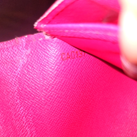 Louis Vuitton Monogram Zippy Wallet - Picture 14 of 16